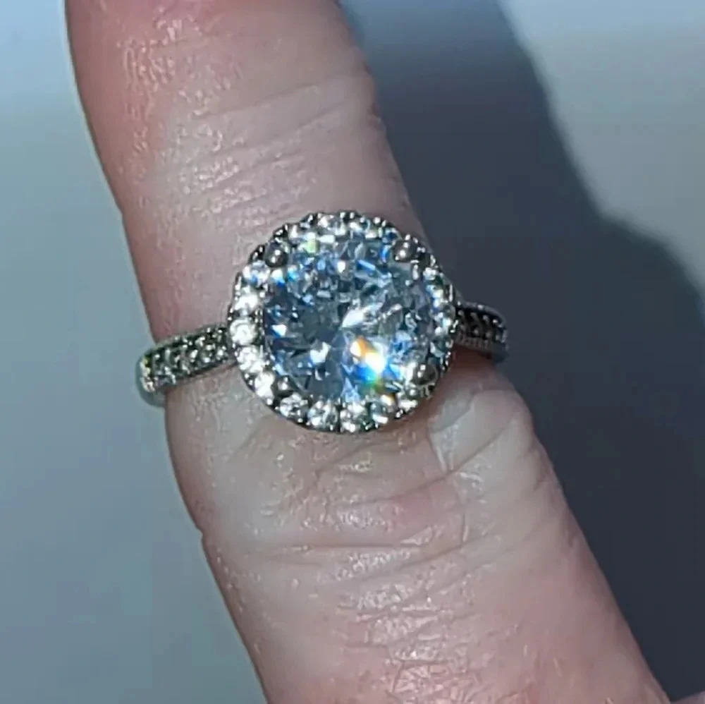 NORDSTROM JEWELRY BEAUTIFUL BRILLIANT 4CTW HALO STERLING PLATED CZ. RING SIZE 8 - Picture 11 of 16